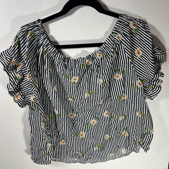 Forever 21 Plus Black and White Striped Floral Blouse 2X - Picture 3 of 3